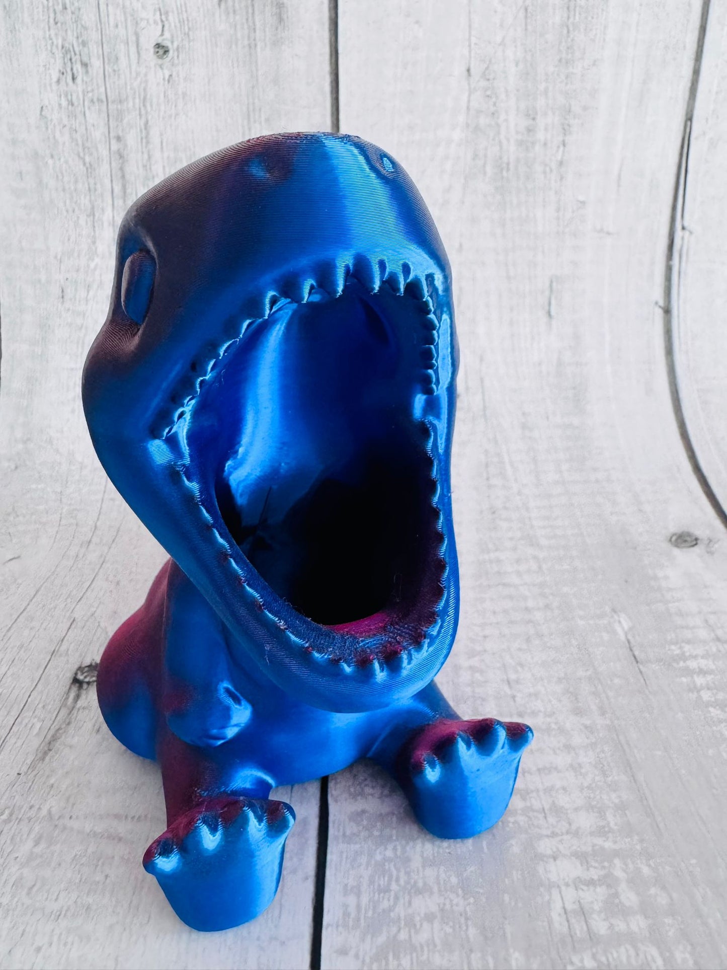 Fun dinosaur pen pot for kids desk décor